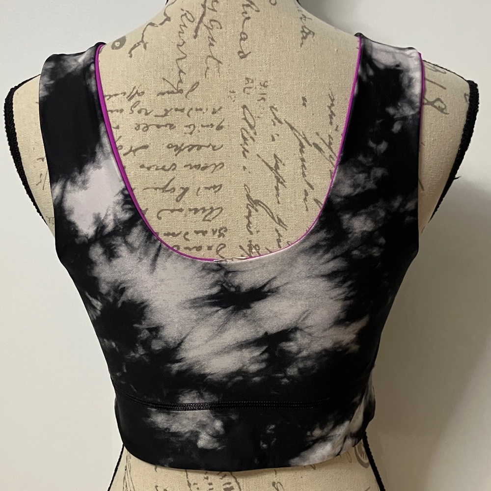 Fabletics Harlow Reversible Sports Bra Sz M Fiesta/Static - Picture 5 of 6